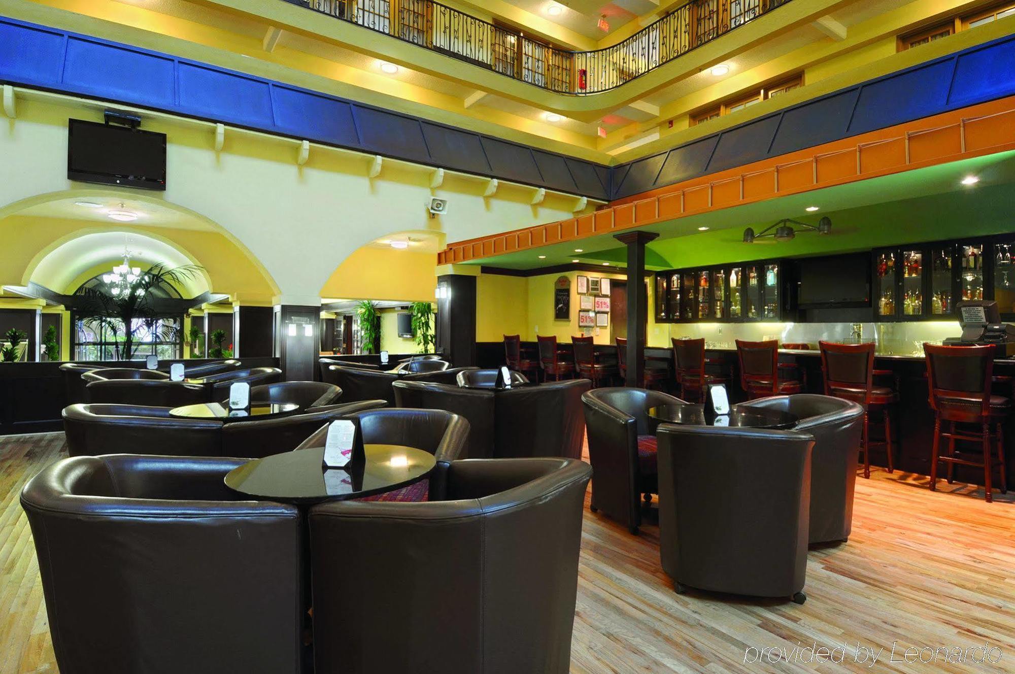 Crowne Plaza Suites Houston - Near Sugar Land Ресторан фото