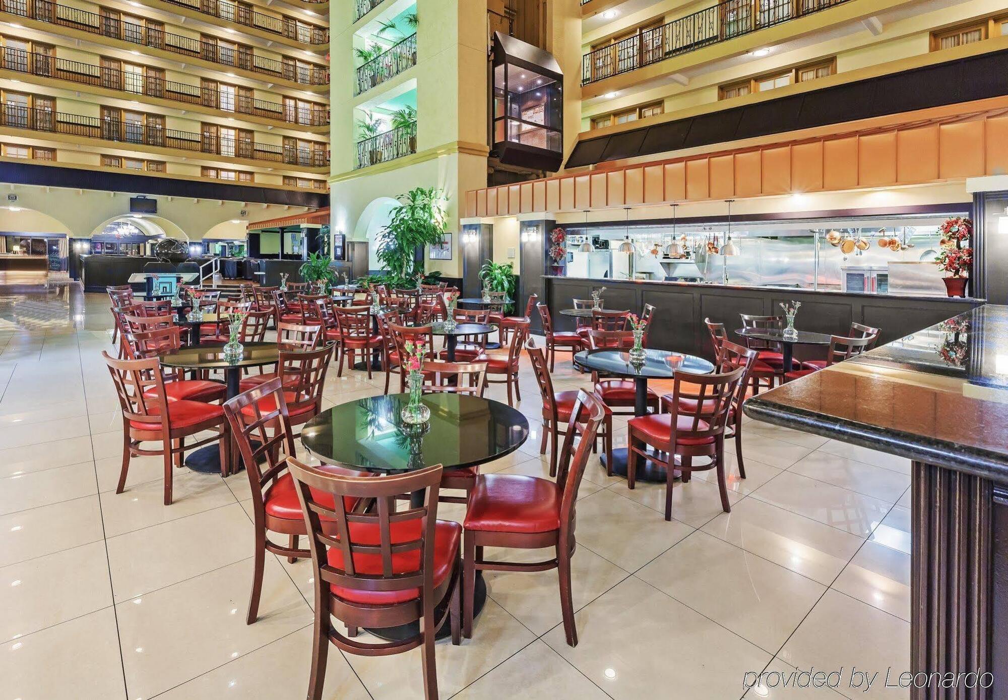 Crowne Plaza Suites Houston - Near Sugar Land Экстерьер фото