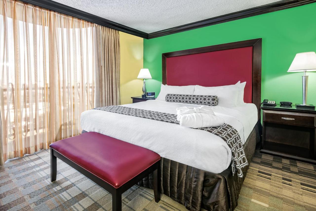 Crowne Plaza Suites Houston - Near Sugar Land Экстерьер фото