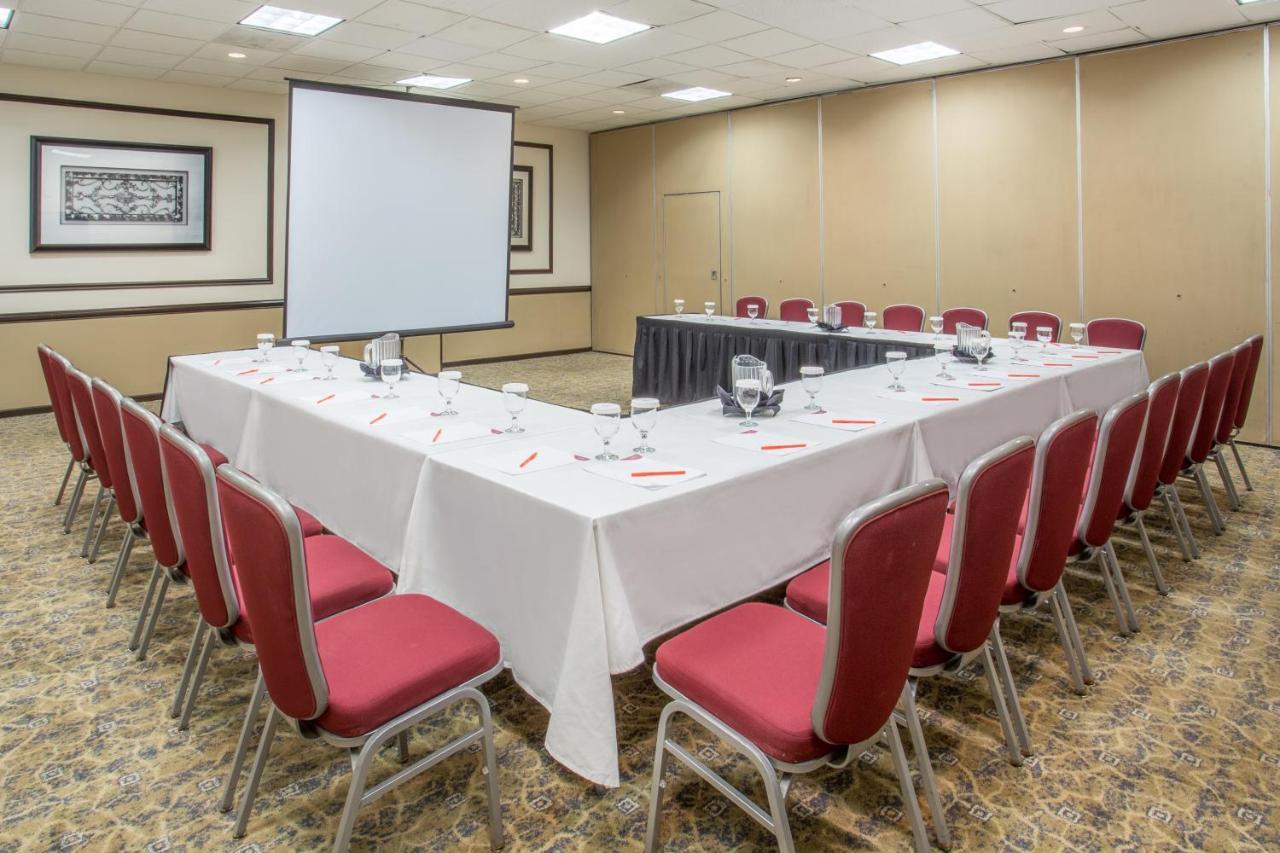 Crowne Plaza Suites Houston - Near Sugar Land Экстерьер фото