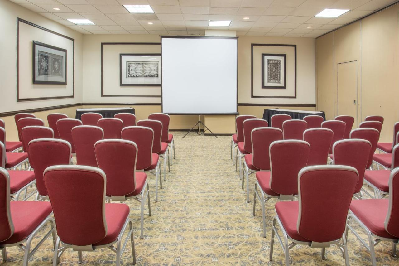 Crowne Plaza Suites Houston - Near Sugar Land Экстерьер фото