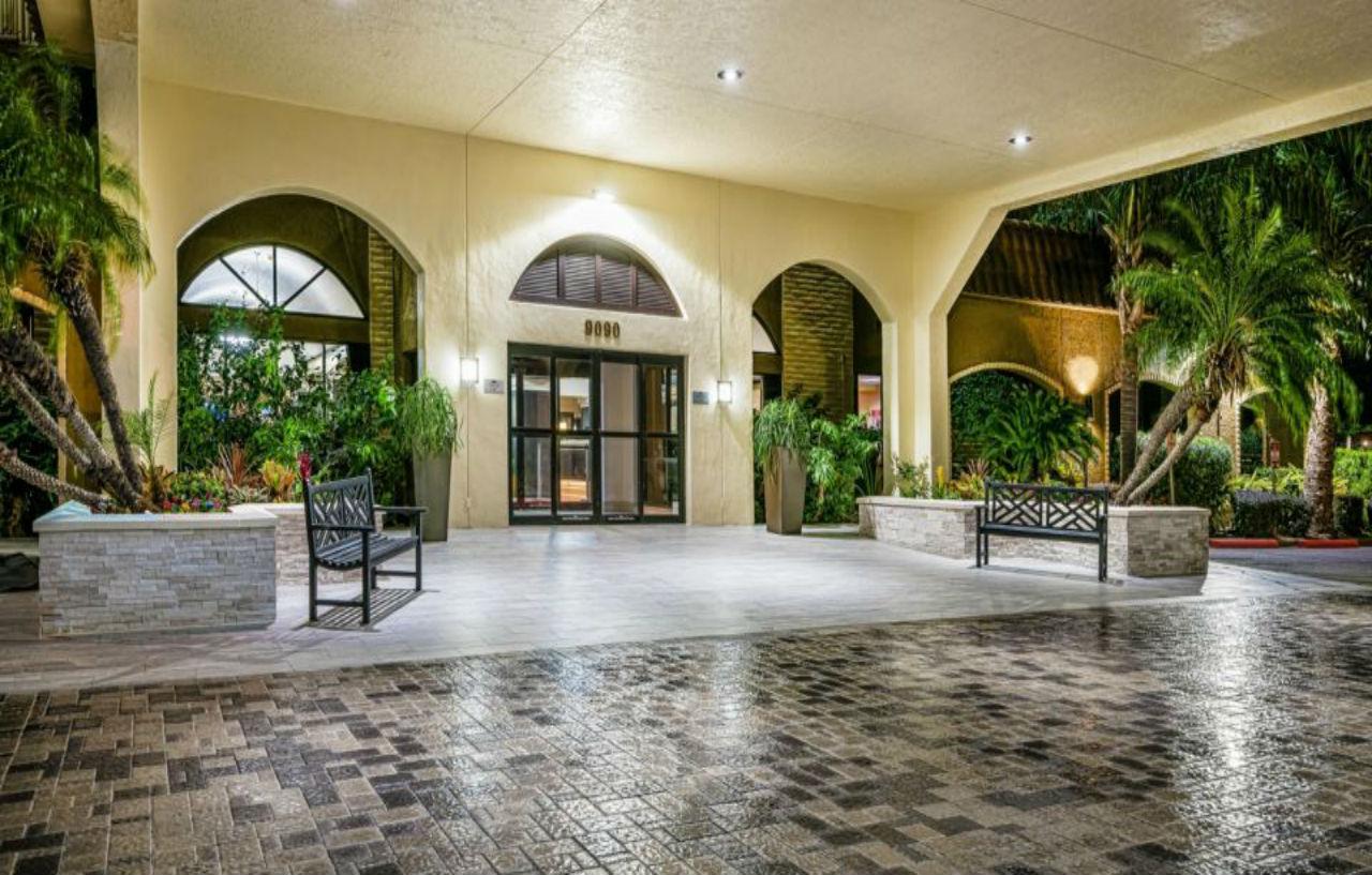 Crowne Plaza Suites Houston - Near Sugar Land Экстерьер фото